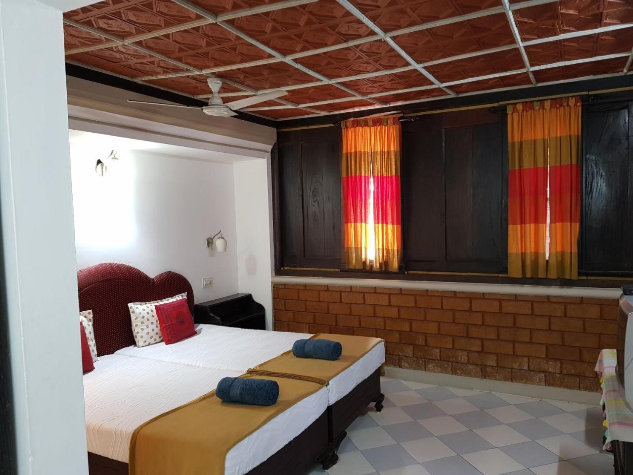 Kairali Palace Home Stay Thekkady Exterior photo